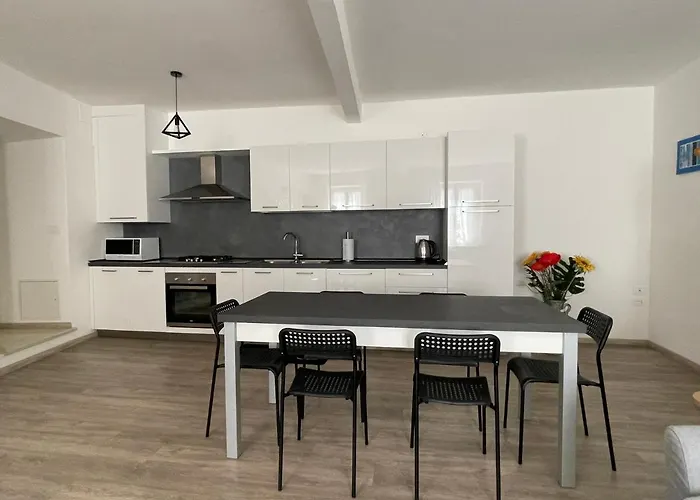 Casa Revolta Apartament